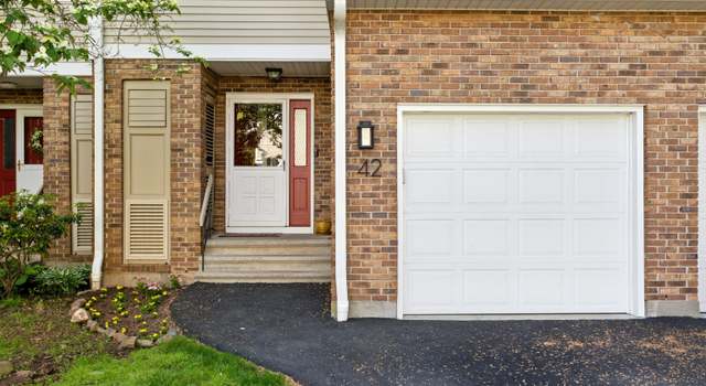 Photo of 42 Hunters Ln #42, Newington, CT 06111