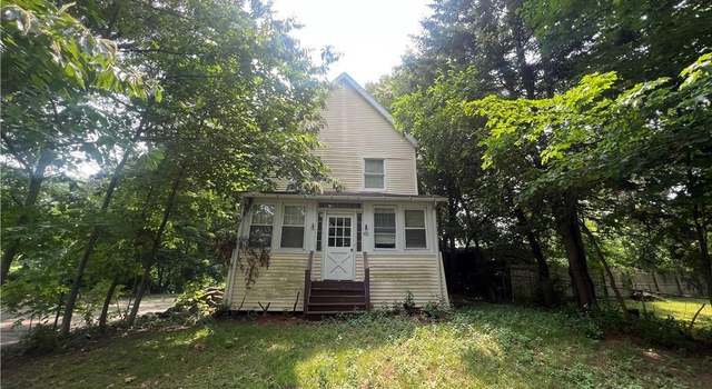 Photo of 82 Hemlock St, West Haven, CT 06516