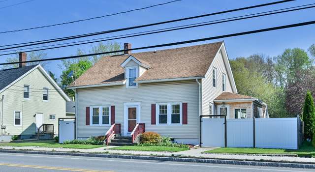 Photo of 625 Riverside Dr, Thompson, CT 06255