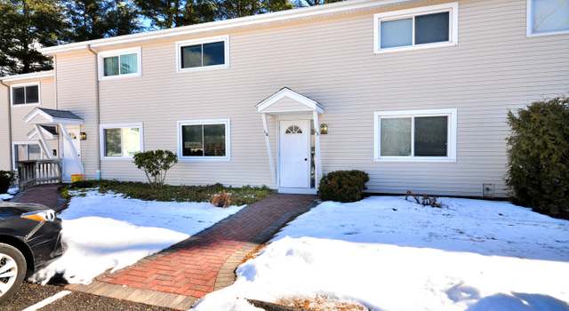 Photo of 74 Washington Rd Apt 14, Woodbury, CT 06798
