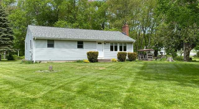 Photo of 111 West St, Hebron, CT 06248