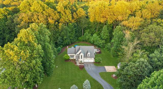 Photo of 7 Forest View Dr, Sandy Hook, CT 06482