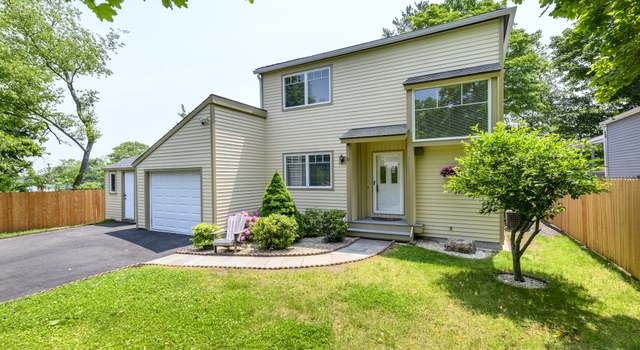 Photo of 10 Dry Hill Ct, Norwalk, CT 06851