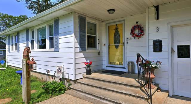 Photo of 3 Pierce Ln, Naugatuck, CT 06770