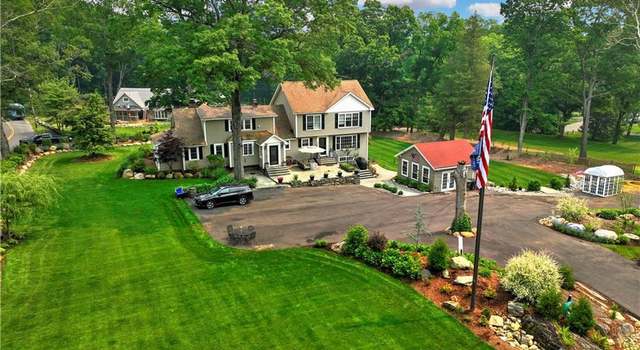 Photo of 7 Flax Mill Ln, Milford, CT 06461
