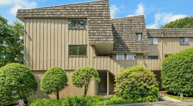 Photo of 20 Ledgebrook Dr #20, Norwalk, CT 06854