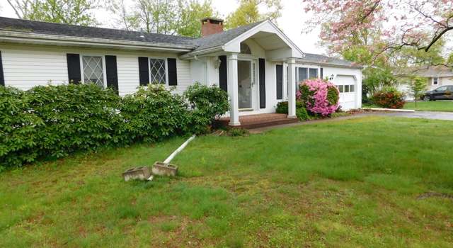 Photo of 42 Riverside Dr, Branford, CT 06405