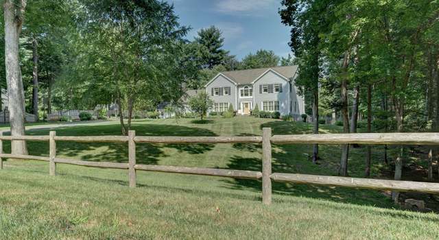 Photo of 7 Tallwood Ln, Simsbury, CT 06089