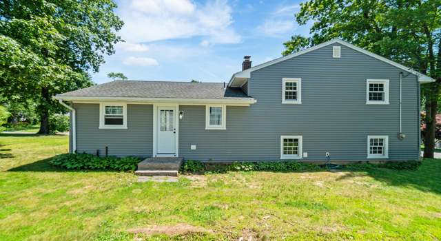 Photo of 8 Linda Ct, Naugatuck, CT 06770