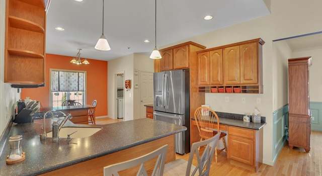 Photo of 30 Acorn Dr, Windsor Locks, CT 06096