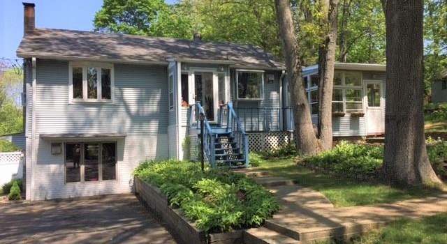 Photo of 253 Peck Ln, Orange, CT 06477
