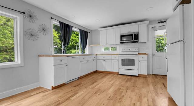 Photo of 380 Long Hill Rd, Wallingford, CT 06492