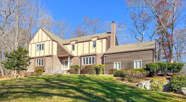 Photo of 12 Indian Ledge Dr, Trumbull, CT 06611