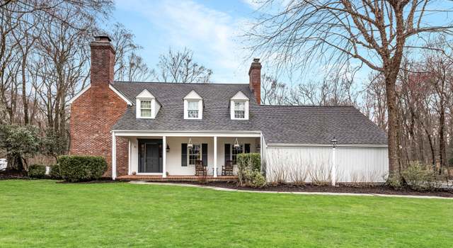 Photo of 4 Ledgewood Rd, Redding, CT 06896