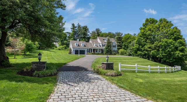 Photo of 1 Ridgebury Rd, Simsbury, CT 06001