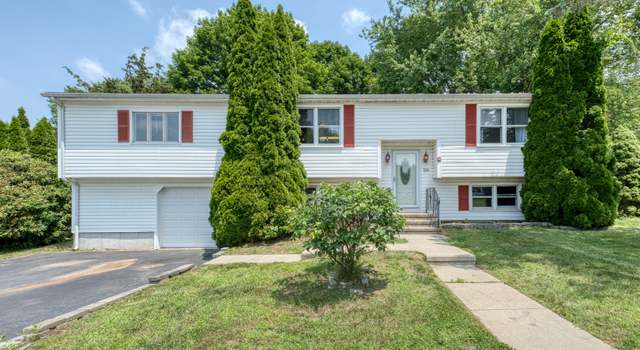 Photo of 106 Oxbow Dr, Willimantic, CT 06226
