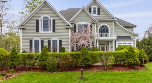 Photo of 4 W Farms Ln, New Fairfield, CT 06812