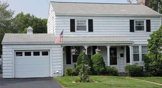 Photo of 174 E Mountain Rd, Waterbury, CT 06706