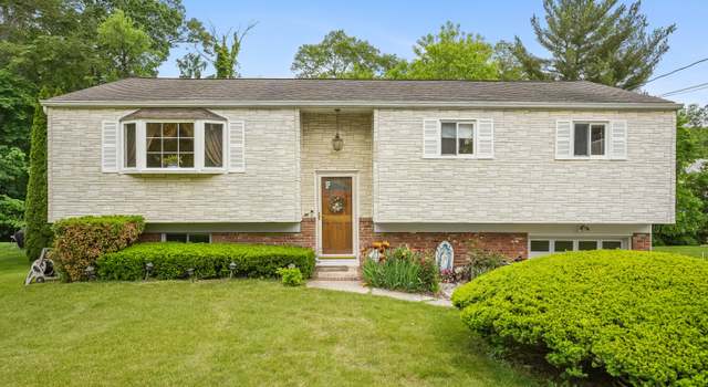 Photo of 15 Amherst Pl, Stamford, CT 06902