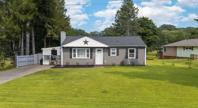 Photo of 8 Gendron Rd, Moosup, CT 06354