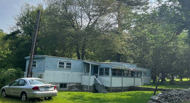 Photo of 40 Tillinghast Rd, Killingly, CT 06239