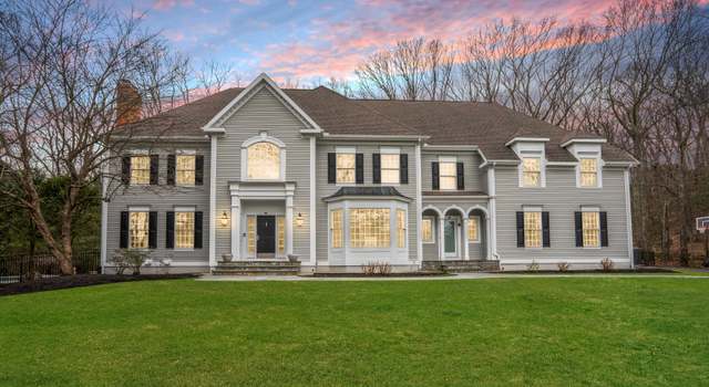 Photo of 42 Old Stone Xing, Simsbury, CT 06092