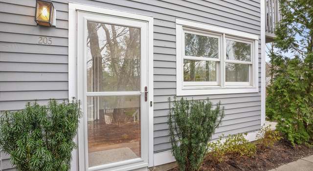 Photo of 351 Pemberwick Rd Apt 205, Greenwich, CT 06831