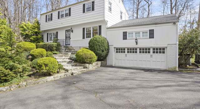 Photo of 2 Arnold Dr, Stamford, CT 06905