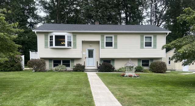 Photo of 17 Stanley Dr, Moosup, CT 06354