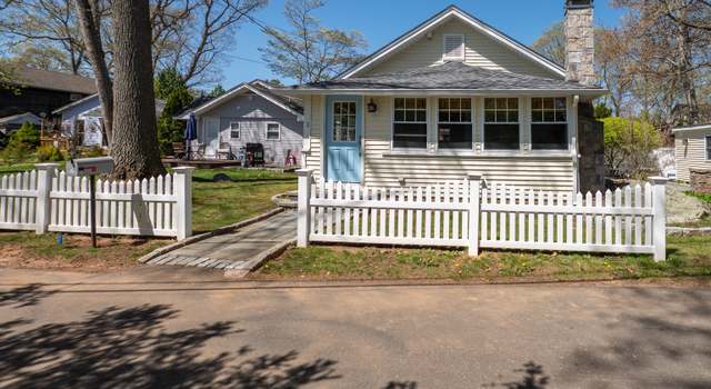 Photo of 2 Bartholomew Rd, Branford, CT 06405