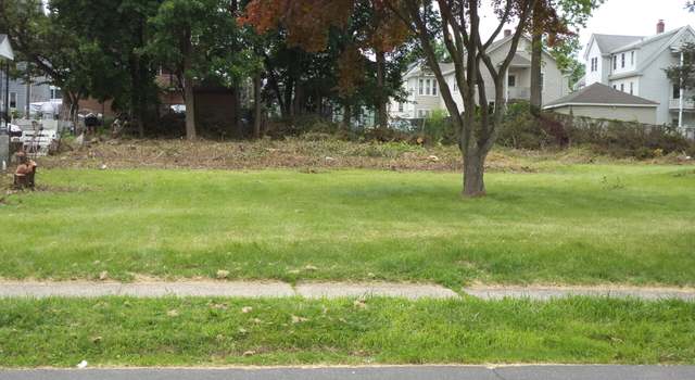 Photo of 185 Linwood St, New Britain, CT 06052