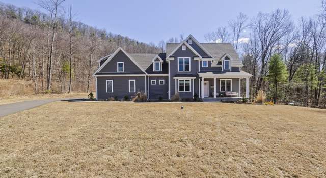 Photo of 3 Metacomet Ln, Suffield, CT 06093