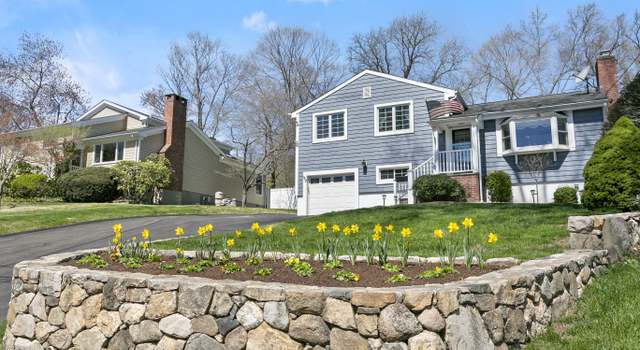 Photo of 129 Gaymoor Dr, Stamford, CT 06907
