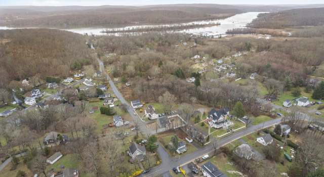 Photo of 8 Read St, Deep River, CT 06417