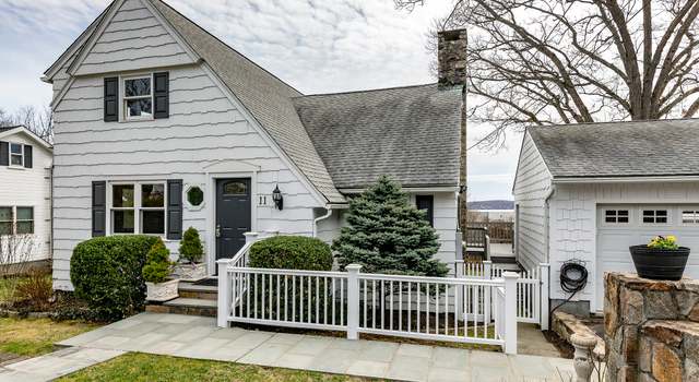 Photo of 11 N Beach Dr, New Fairfield, CT 06812
