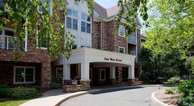 Photo of 1 West St #205, Simsbury, CT 06070