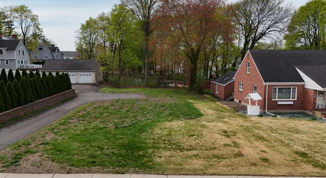Photo of 418 Hart St, New Britain, CT 06052