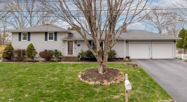 Photo of 21 Sloop Ln, Stonington, CT 06355