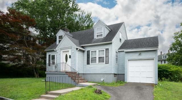 Photo of 237 Ledgeside Ave, Waterbury, CT 06708