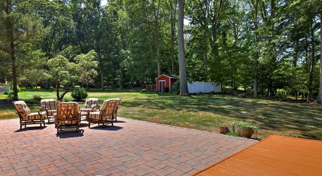 Photo of 700 Royal Ln, Orange, CT 06477