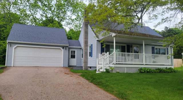 Photo of 35 Cedar Dr, North Stonington, CT 06359