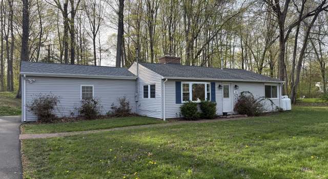 Photo of 10 Old Hickory Ln, Branford, CT 06405