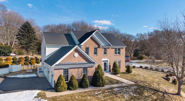 Photo of 16 Crosswinds Dr, Groton, CT 06340