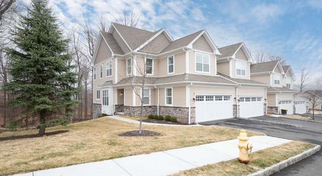 Photo of 135 Winding Ridge Way #135, Danbury, CT 06810