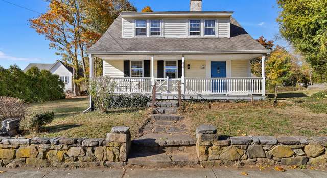 Photo of 254 Boston St, Guilford, CT 06437