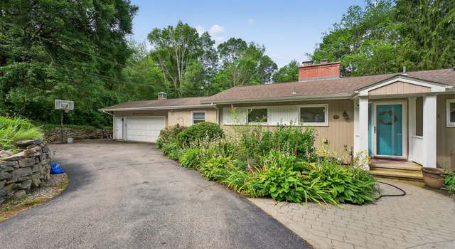 Photo of 3 Laurel Hill Dr S, East Lyme, CT 06357