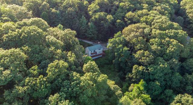 Photo of 552 Squaw Rock Rd, Moosup, CT 06354