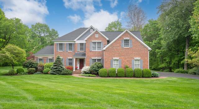 Photo of 28 Whitewood Rd, Newtown, CT 06470