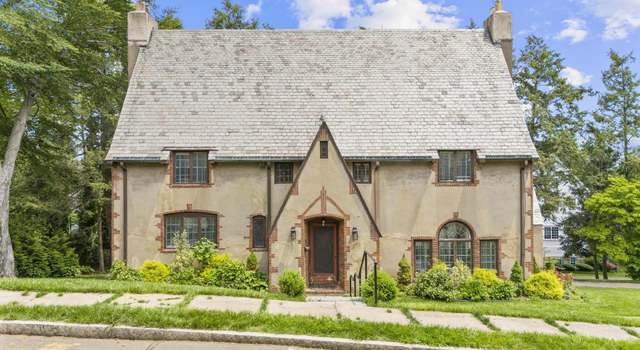 Property at 6 W Hill Dr, West Hartford, CT 06119, 5 beds, 3.5 baths