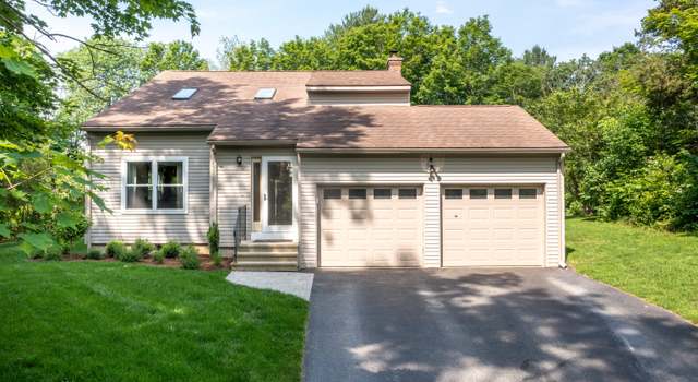 Photo of 52 Crooked Trl, Woodstock, CT 06281